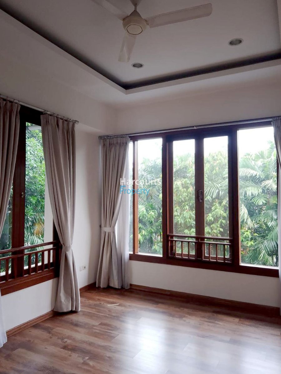 Disewakan Rumah Klasik Terawat Area Kemang - Foto 4