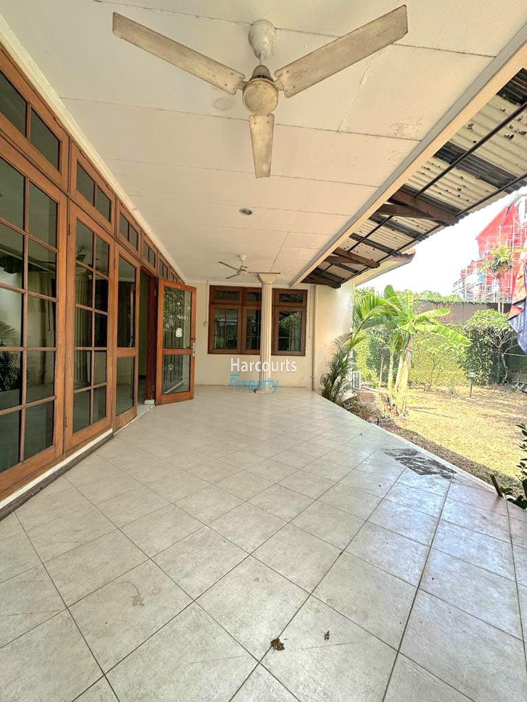 Dijual Rumah Hitung Tanah Area Kemang - Foto 4