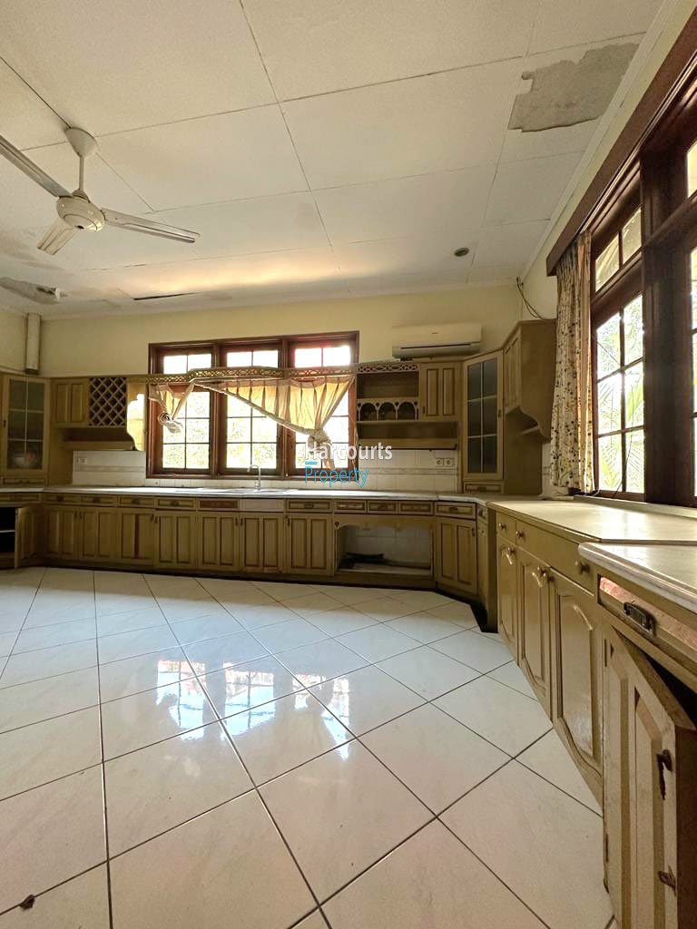 Dijual Rumah Hitung Tanah Area Kemang - Foto 3