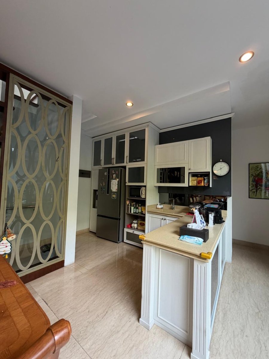 Dijual Rumah Bagus, Rapih, Dan Nyaman Lokasi Strategis Di Atmosfera Residence Jl Pejaten Barat II, Jakarta Selatan - Foto 9
