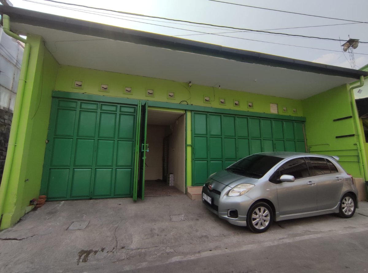 DIJUAL RUMAH  BONUS 3 KAMAR KOST FULL PENGHUNI - Properti | Harcourts