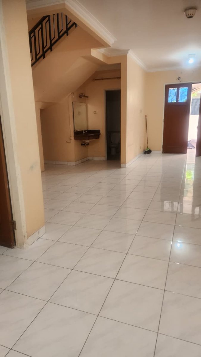 Disewakan Rumah Di Gading Kirana, Kelapa Gading - Jakarta Utara - Foto 3