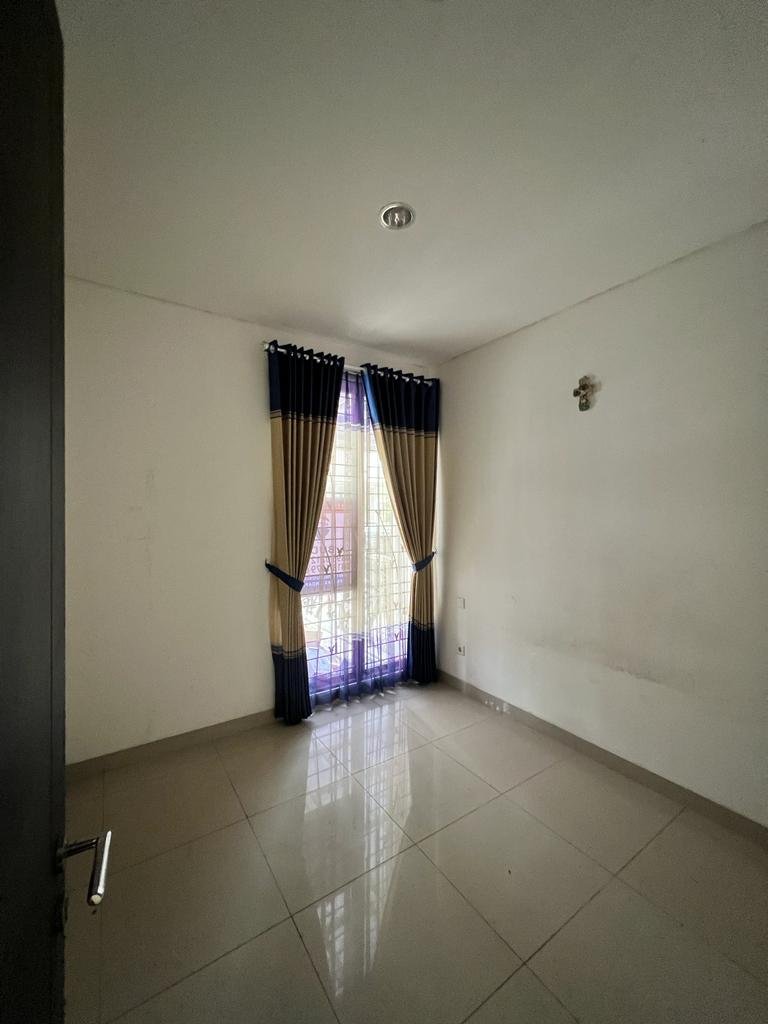 Rumah 2,5 Lantai Jakarta Garden City – Dekat AEON Mall - Foto 6