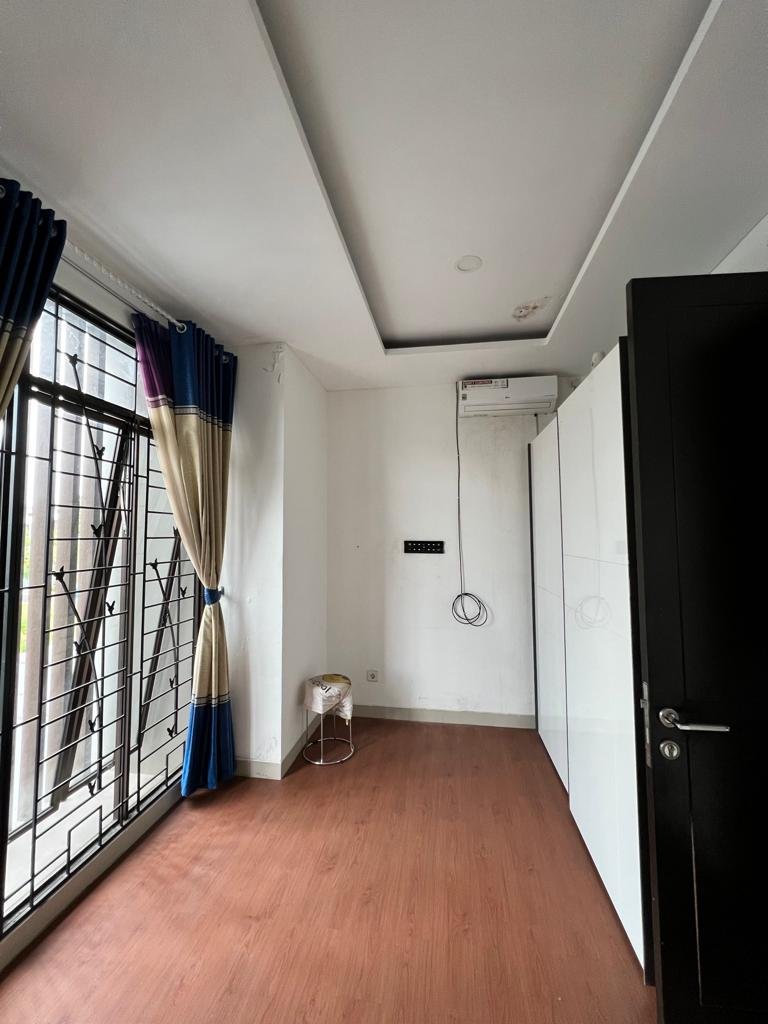 Rumah 2,5 Lantai Jakarta Garden City – Dekat AEON Mall - Foto 8
