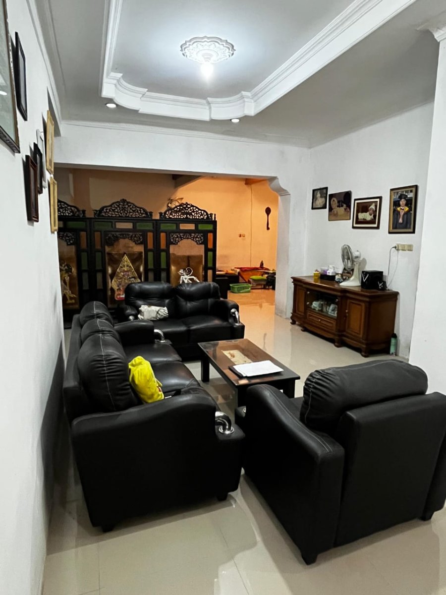 Rumah Bagus 1,5 Lantai Siap Huni di Cluster Gentan - Foto 8