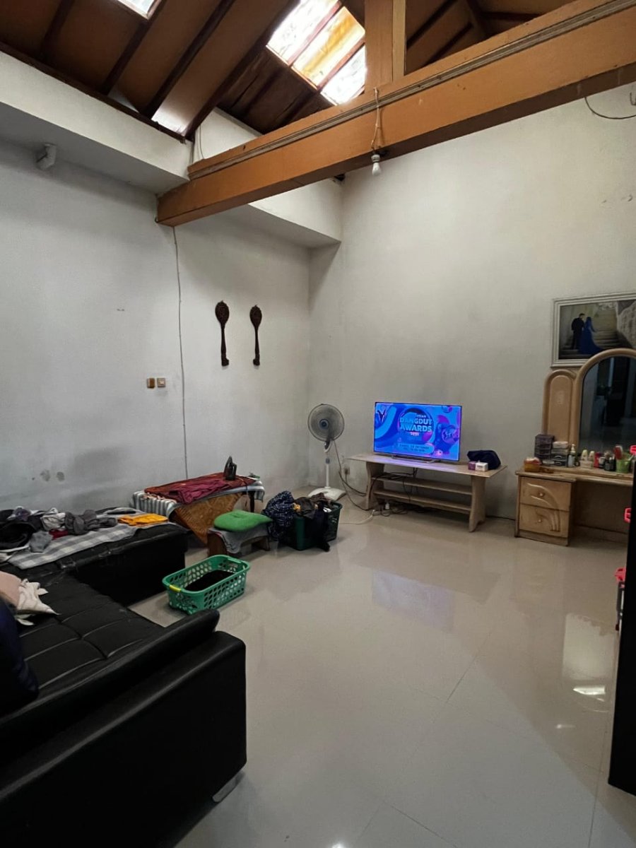 Rumah Bagus 1,5 Lantai Siap Huni di Cluster Gentan - Foto 6
