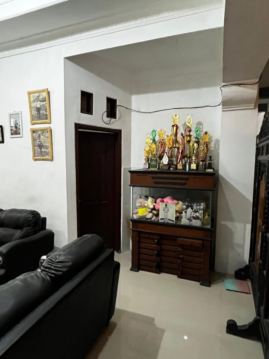 Rumah Bagus 1,5 Lantai Siap Huni di Cluster Gentan - Foto 7