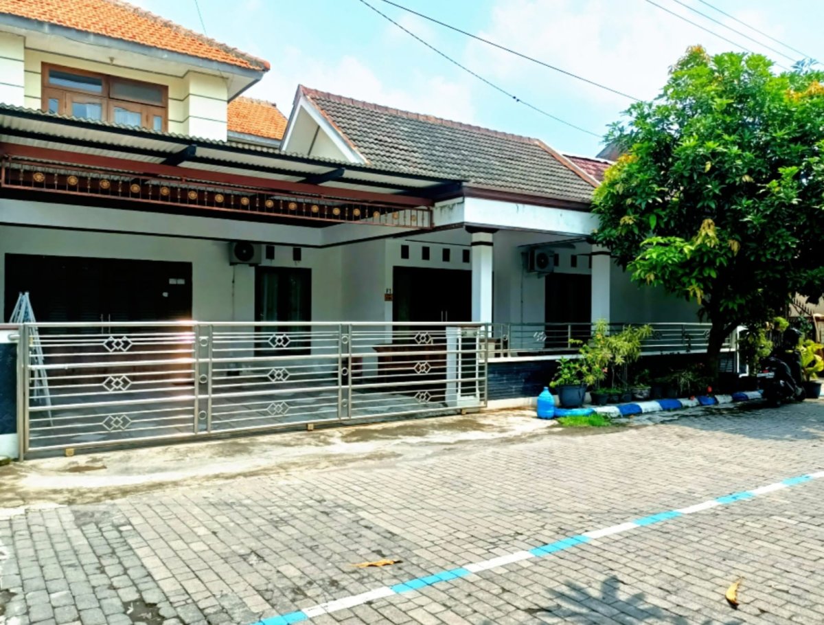 Rumah Bagus 1,5 Lantai Siap Huni di Cluster Gentan - Properti | Harcourts