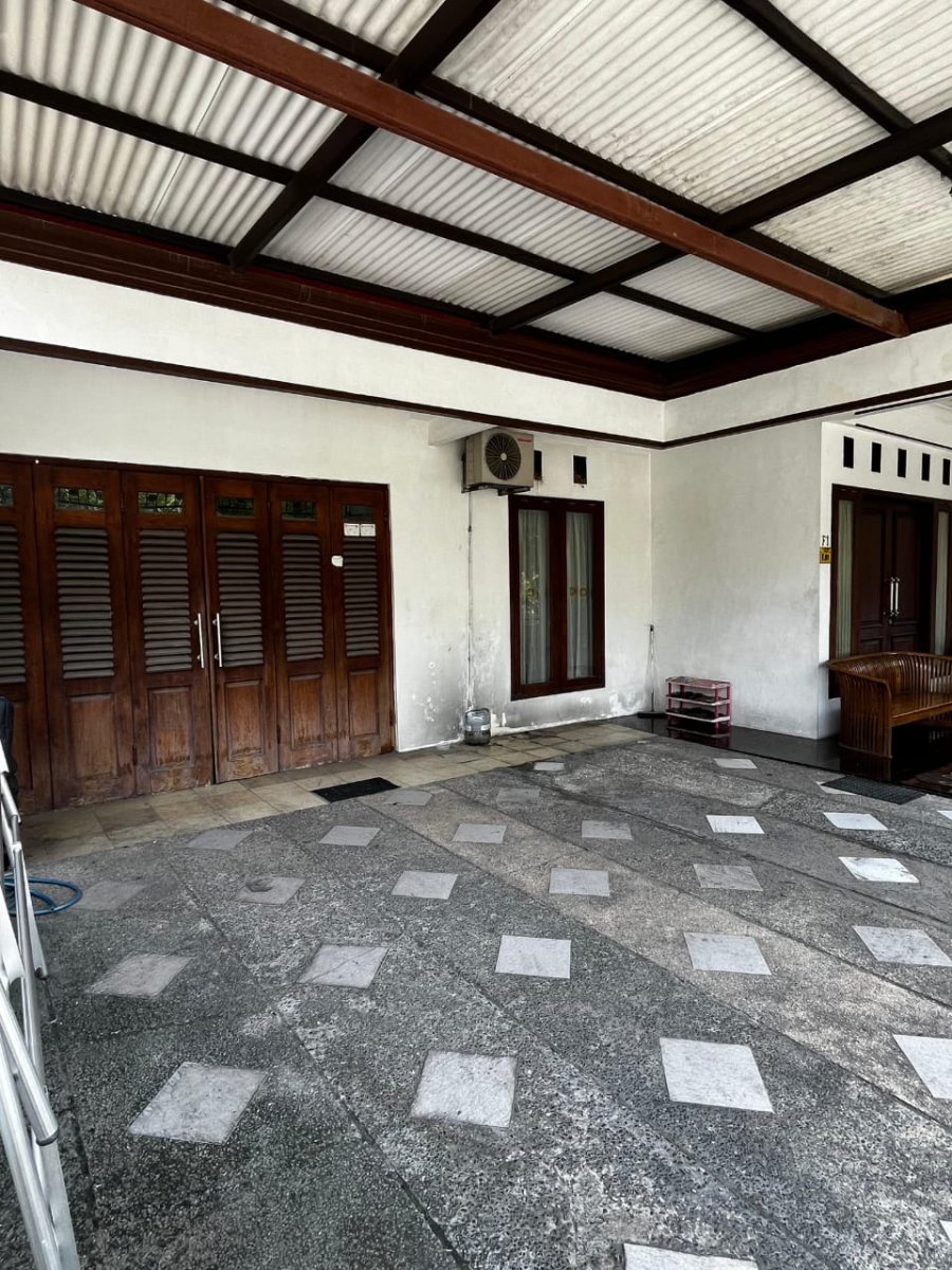 Rumah Bagus 1,5 Lantai Siap Huni di Cluster Gentan - Foto 3