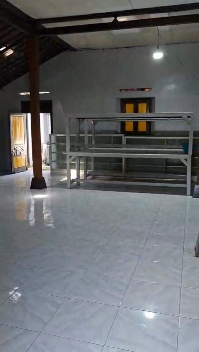 RUMAH DAN RUANG USAHA GROGOL SUKOHARJO - Foto 3