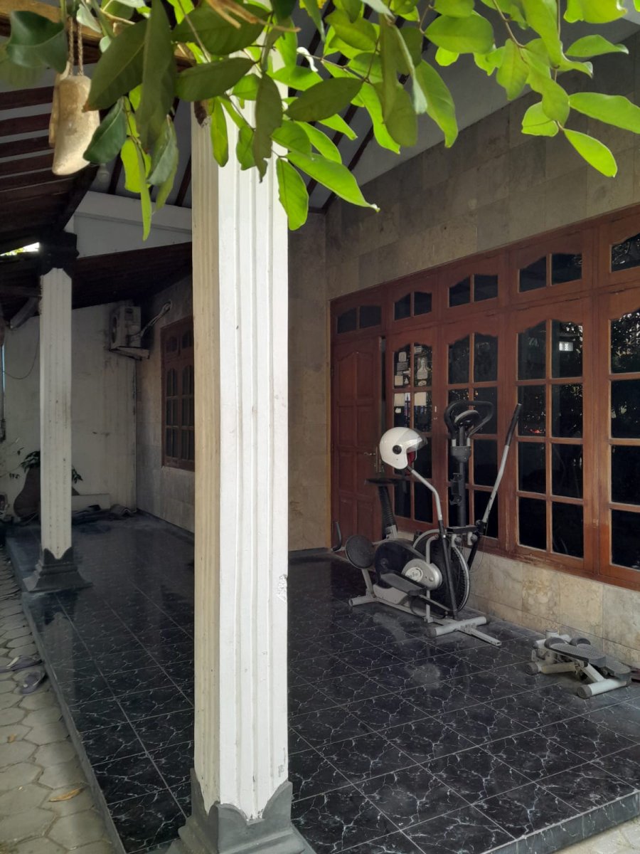 RUMAH STRATEGIS PINGGIR JALAN BANJARSARI SOLO