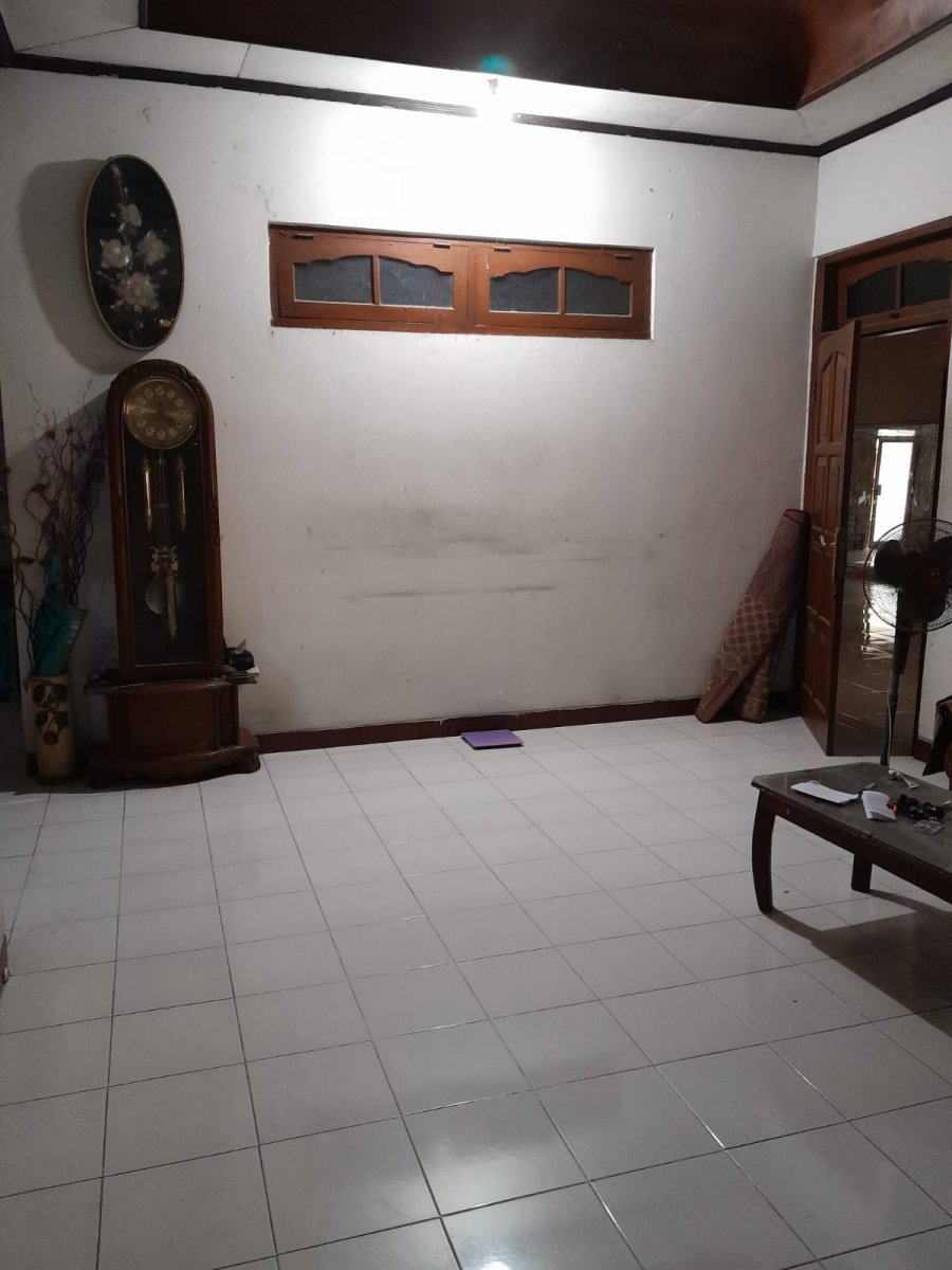 RUMAH STRATEGIS PINGGIR JALAN BANJARSARI SOLO - Foto 8