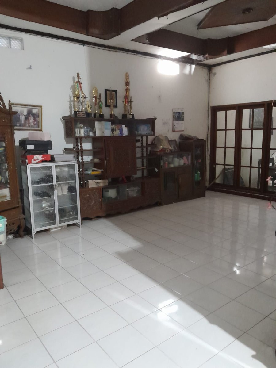 RUMAH STRATEGIS PINGGIR JALAN BANJARSARI SOLO - Foto 6
