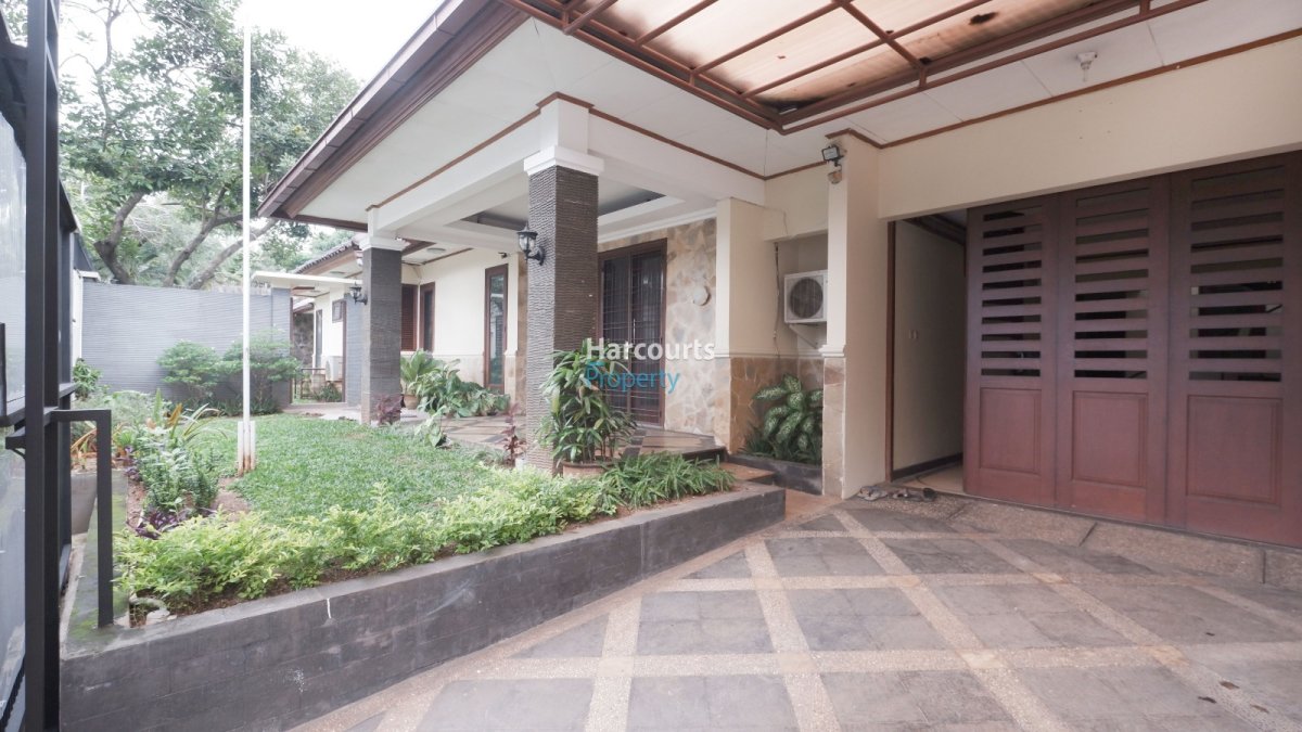 Dijual Rumah Terawat Area Kebayoran Baru - Properti | Harcourts