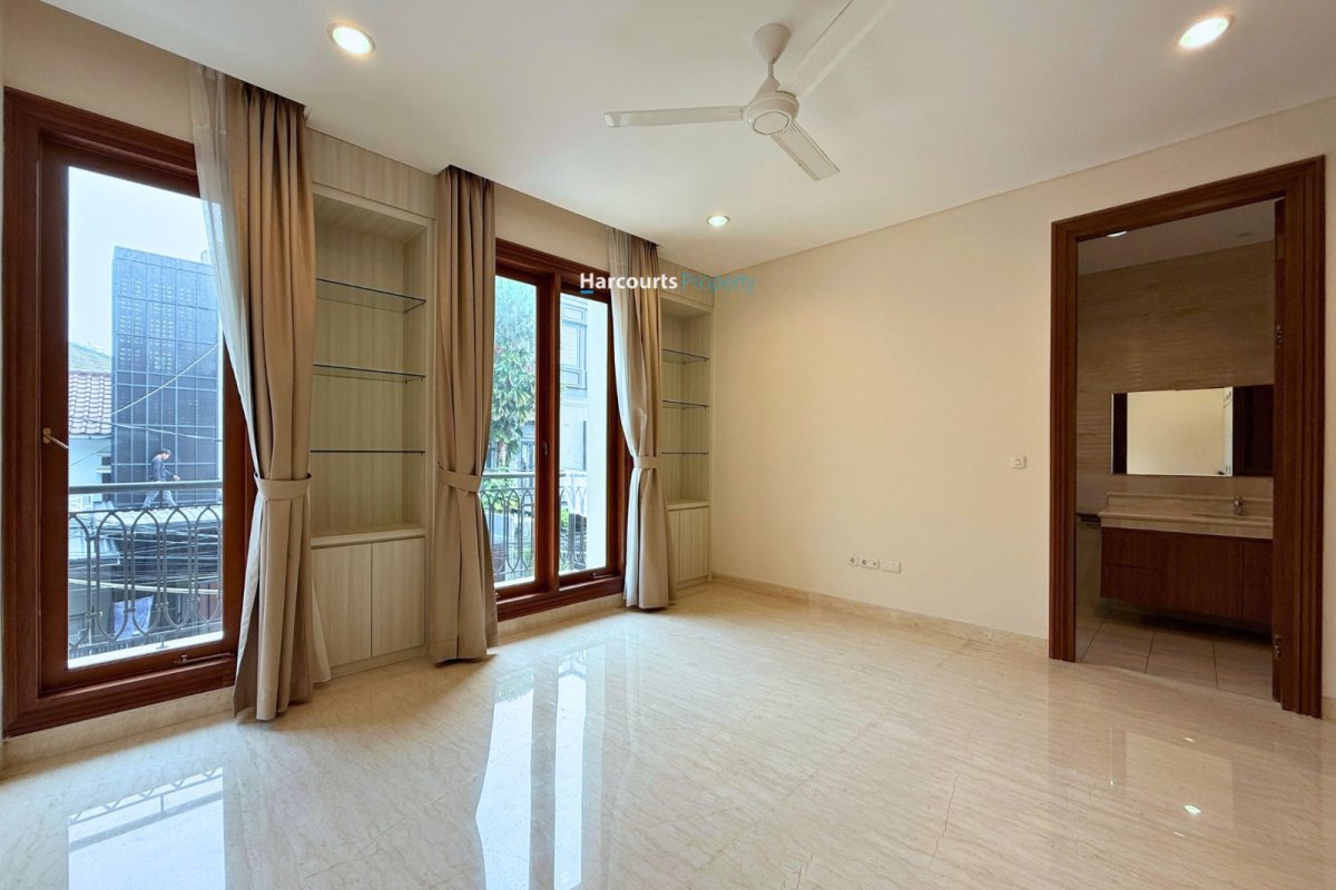 Disewakan Rumah Modern Tropikal 2 Lantai Siap Huni Area Cipete - Foto 13