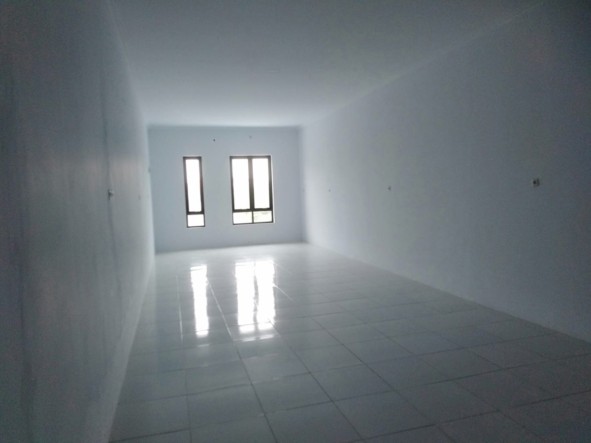 Ruko Baru Siap Huni dan Bebas Banjir Disewakan Di Cipondoh Tangerang Dekat Stasiun - Foto 7
