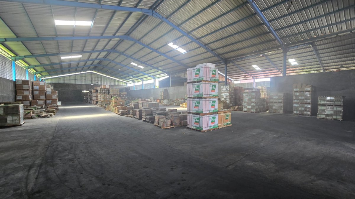 Tanah Bonus Bangunan Eks Toko Bangunan di Jalan Raya Sukowati, Sragen - Foto 2