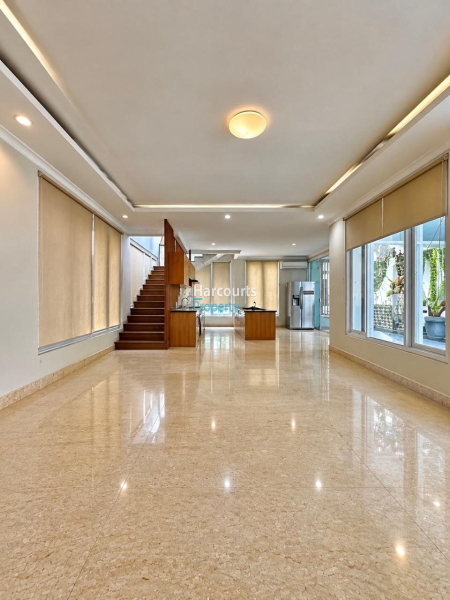 Disewakan Rumah Modern Area Kebayoran Baru - Foto 4