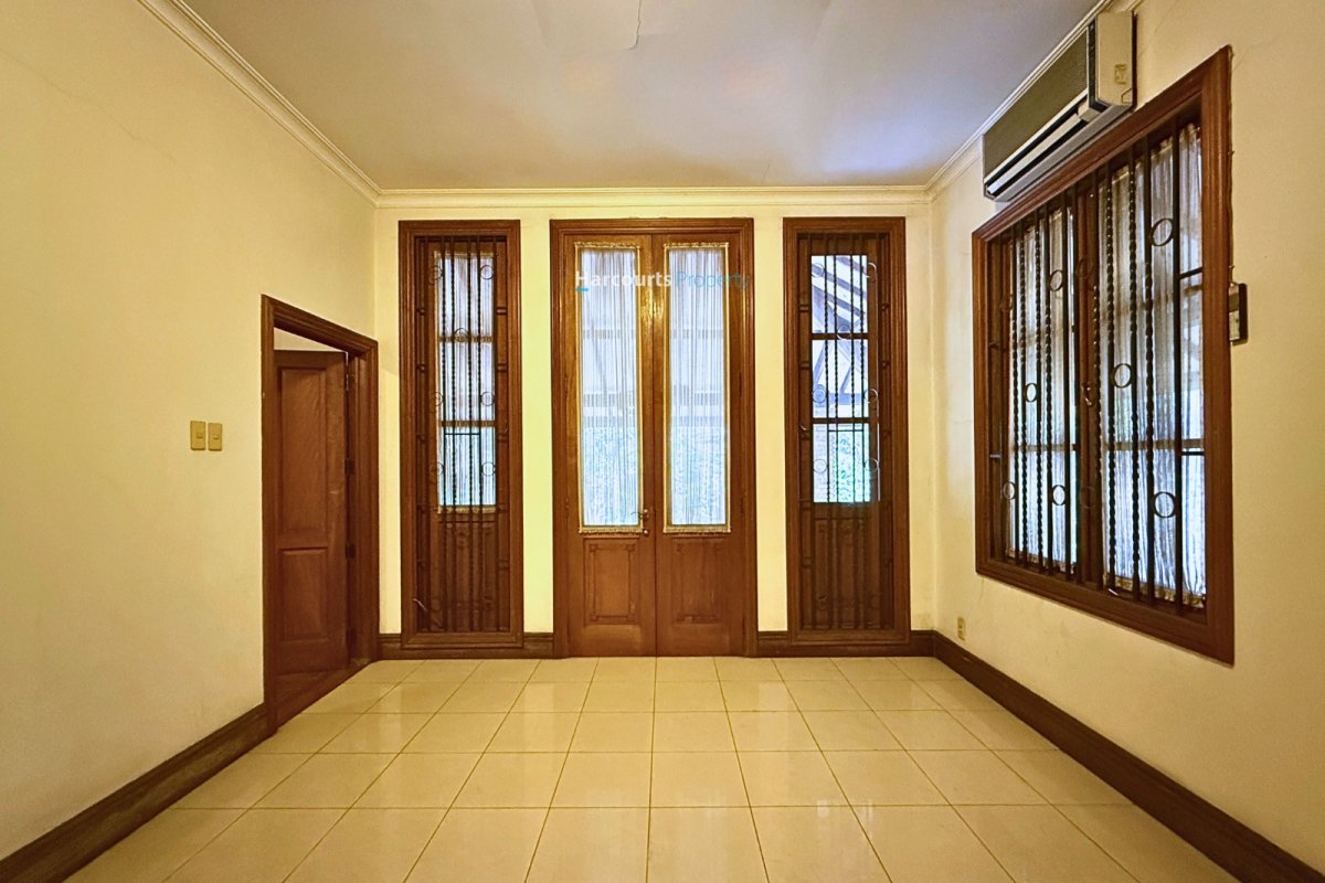 Dijual Rumah Hitung Tanah Lokasi Strategis Area Jagakarsa - Foto 9