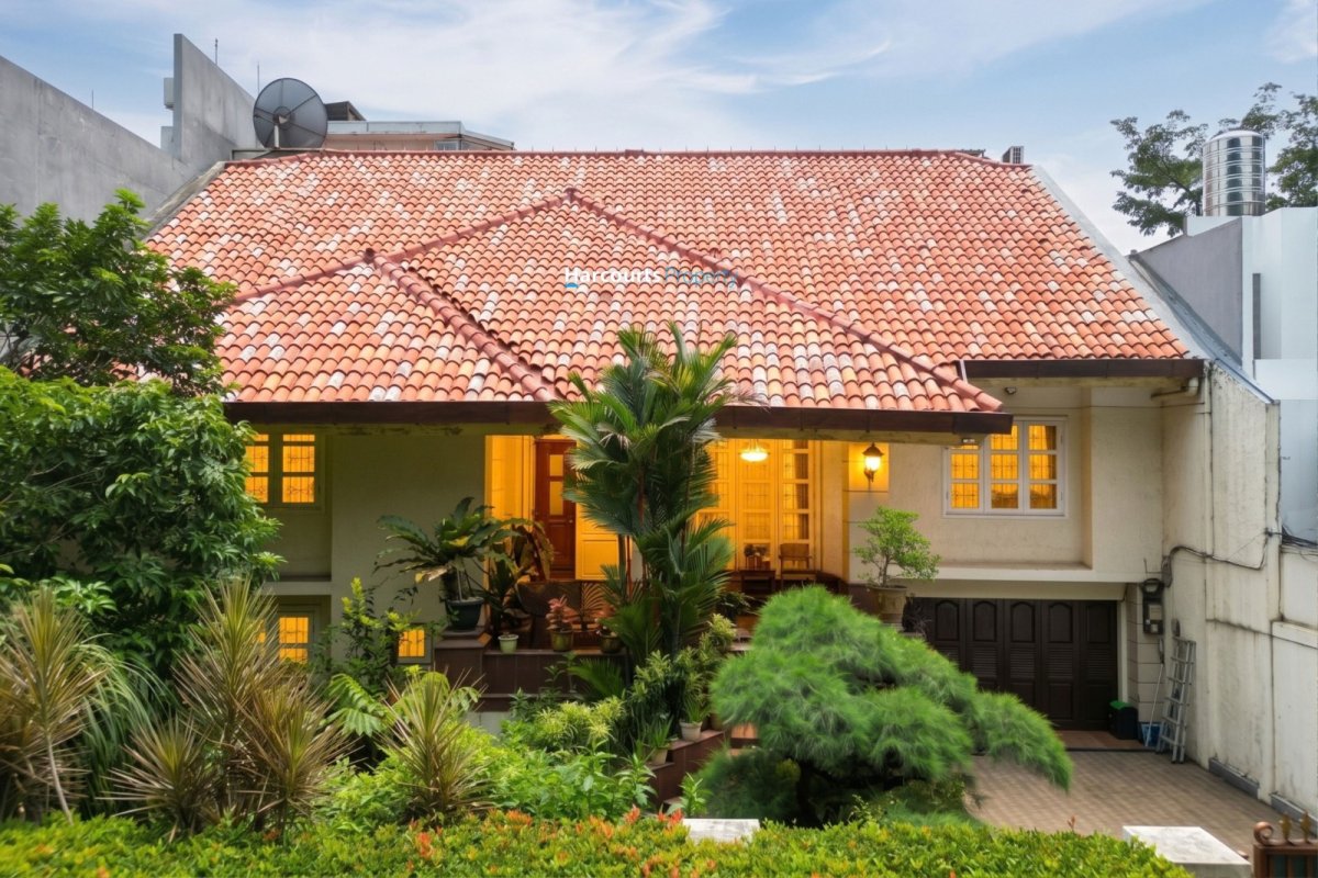 Rumah Klasik Modern Bagus dan Terawat Kawasan Elite Area Menteng - Foto 2