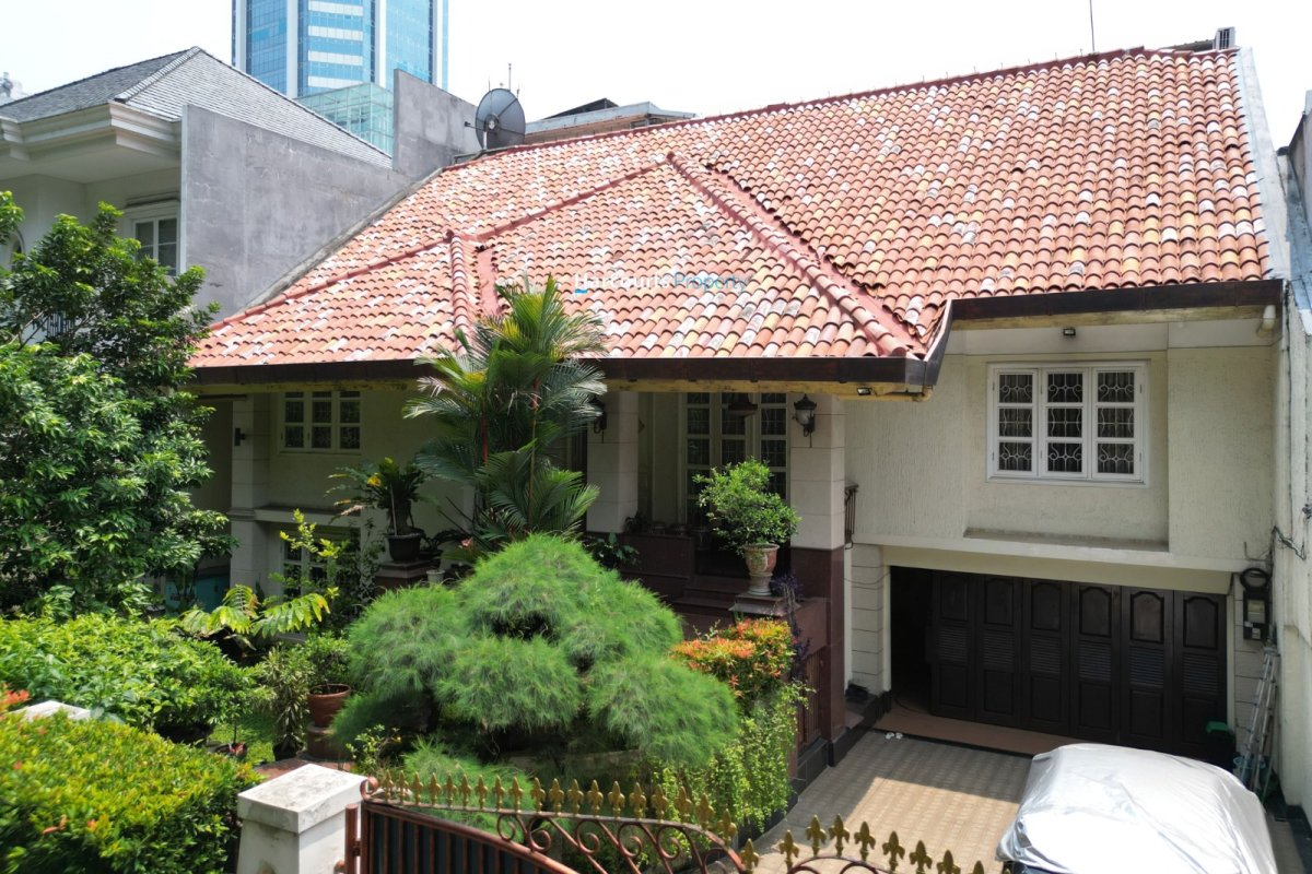 Rumah Klasik Modern Bagus dan Terawat Kawasan Elite Area Menteng - Properti | Harcourts