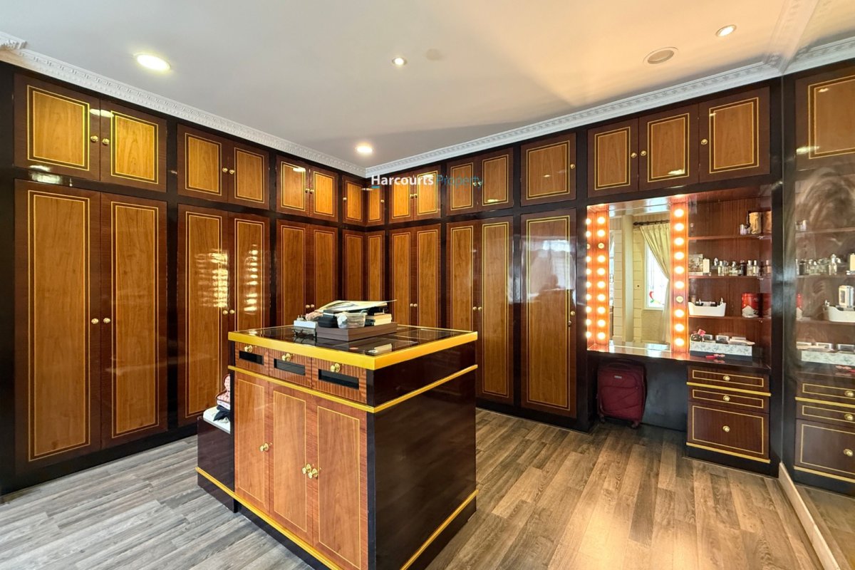 Rumah Klasik Modern Bagus dan Terawat Kawasan Elite Area Menteng - Foto 3