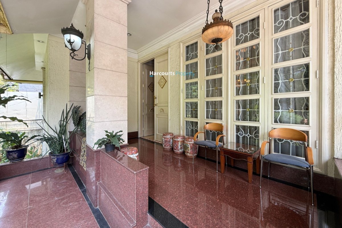 Rumah Klasik Modern Bagus dan Terawat Kawasan Elite Area Menteng - Foto 8