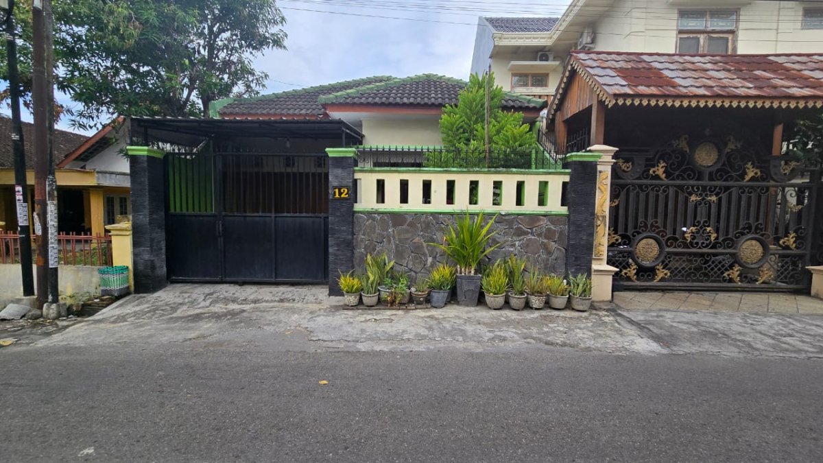 Rumah Bagus Siap Pakai di Mangkubumen Manahan Solo - Properti | Harcourts
