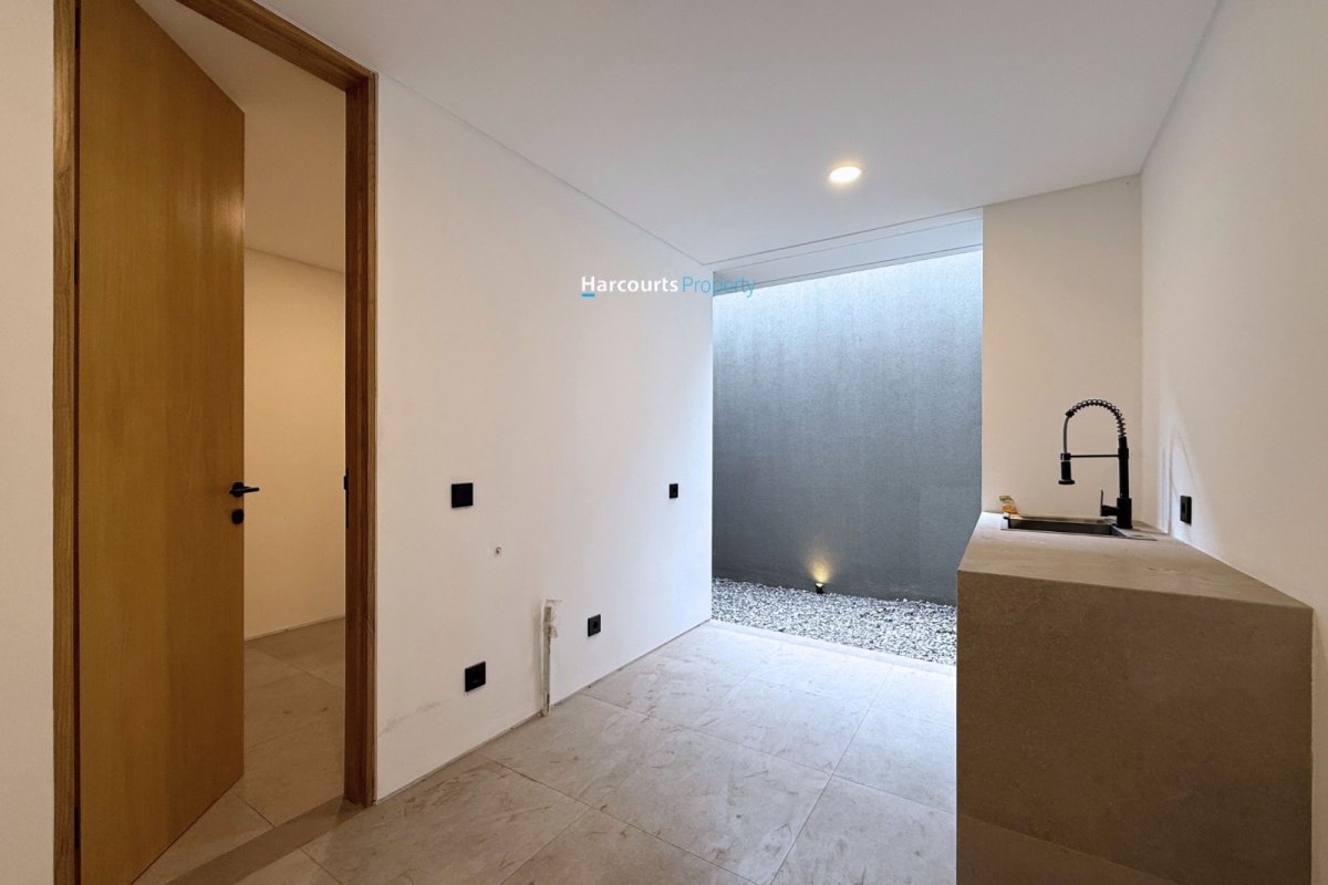 Disewakan Townhouse Modern Minimalis Industrial Area Ampera Kemang - Foto 2