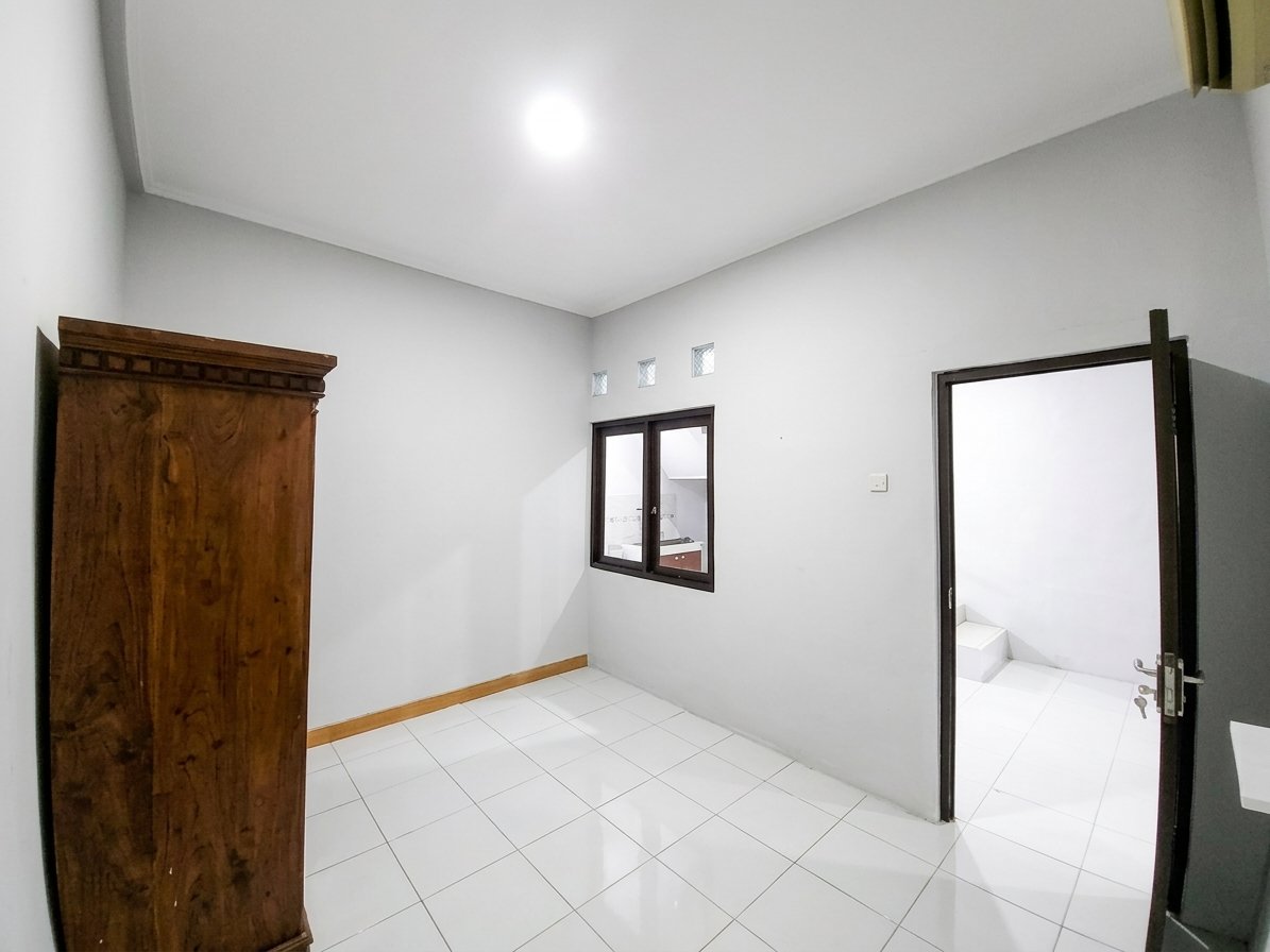 Disewakan Rumah 2 Lantai di Graha Raya Bintaro, Tangerang Selatan - Foto 4