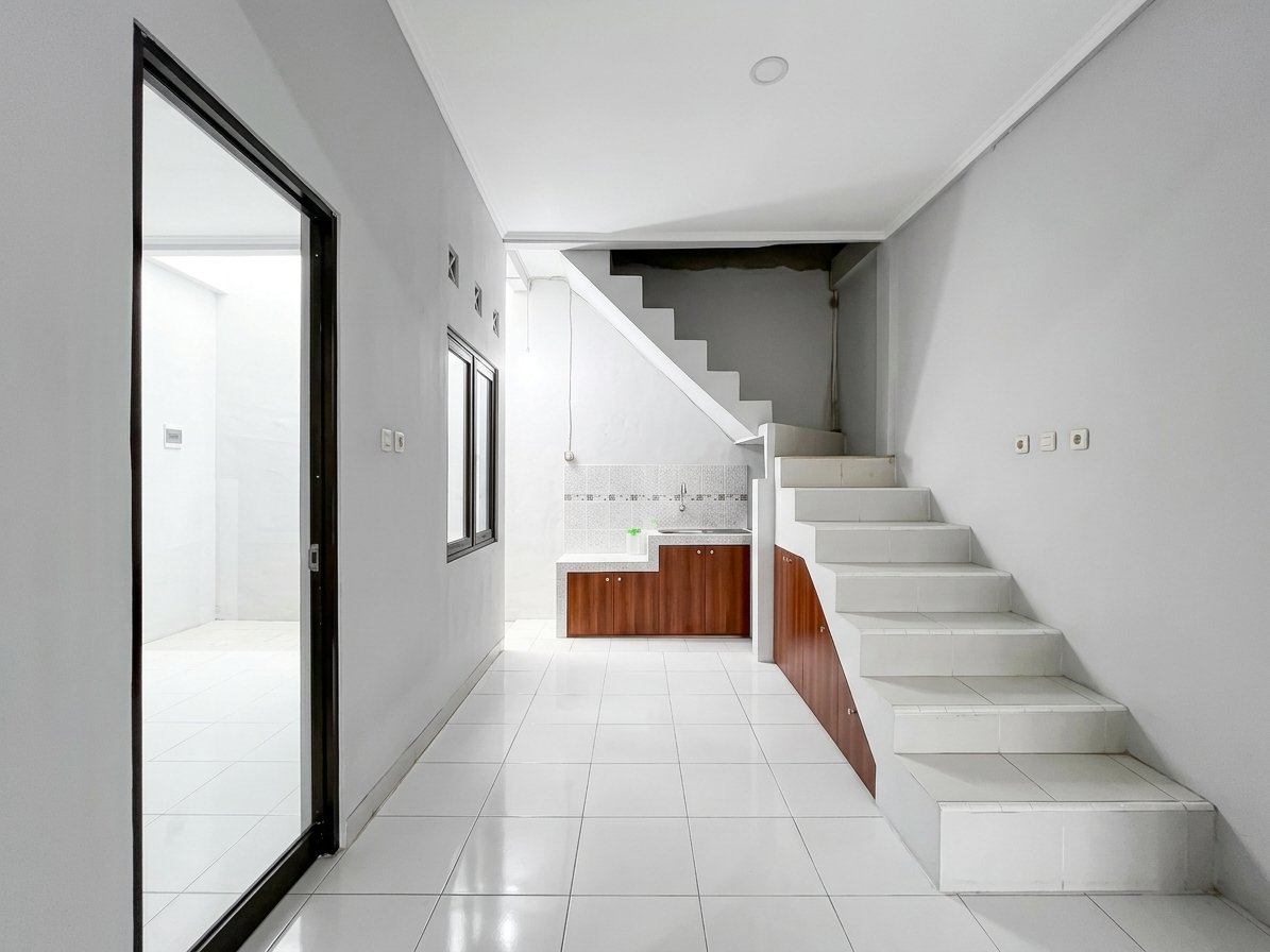 Disewakan Rumah 2 Lantai di Graha Raya Bintaro, Tangerang Selatan - Foto 2