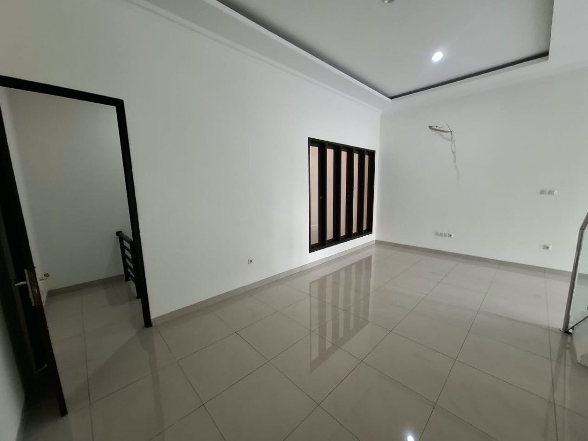 Dijual Rumah Bagus, Rapih, Nyaman Di Jl. Biru Laut Tengah, Kelapa Gading - Jkt Utara - Foto 7