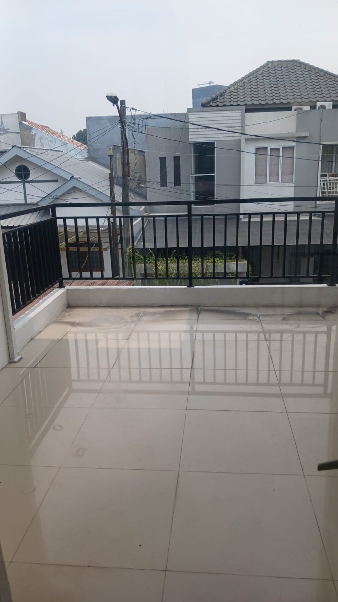 Disewakan Rumah Bagus Semi Furnished Bintaro Jaya Sektor 9 - Foto 9