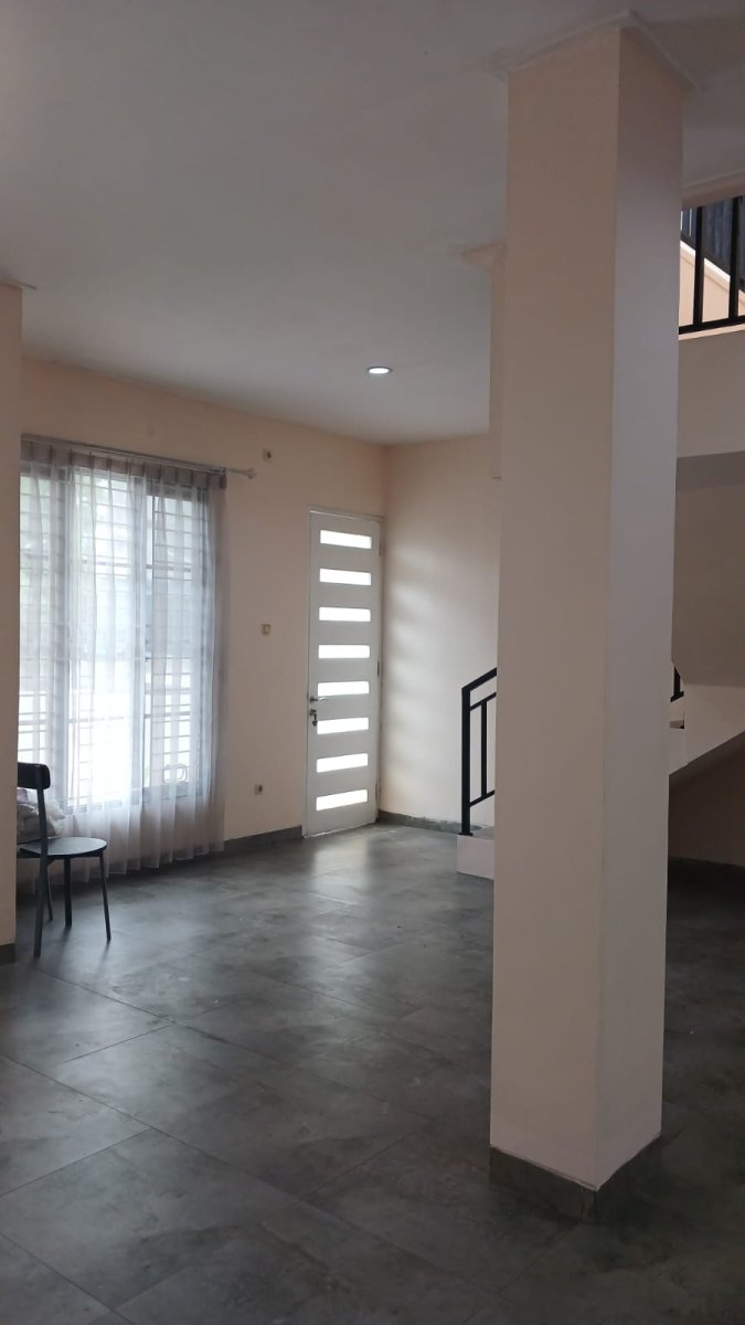 Disewakan Rumah Bagus Semi Furnished Bintaro Jaya Sektor 9 - Foto 5