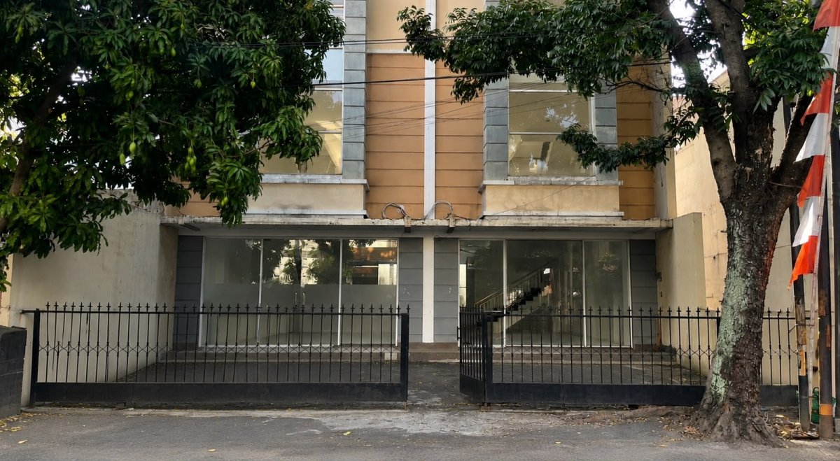 Ruko Strategis 3 Lantai Dekat Jalan Slamet Riyadi Solo - Properti | Harcourts