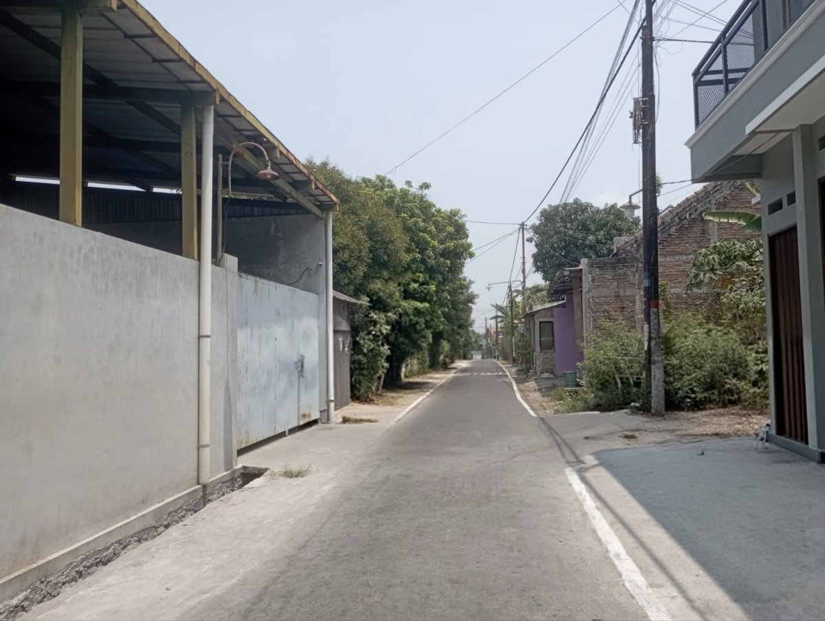 Gudang Garmen Beserta Peralatan Mesin Produksi di Gondangrejo Karanganyar Solo - Foto 2