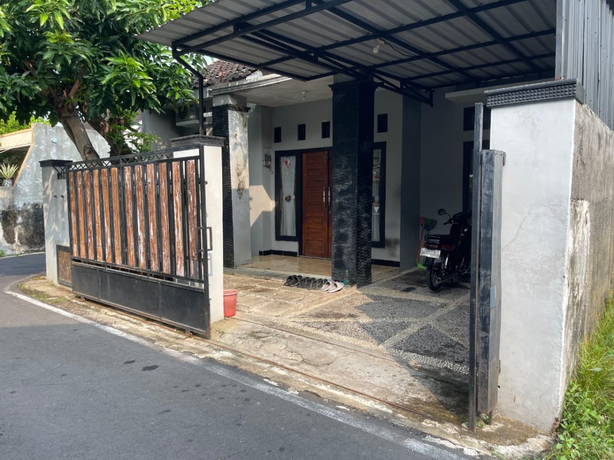 Rumah Nyaman dengan Harga Menarik di Sumber Banjarsari Surakarta - Properti | Harcourts