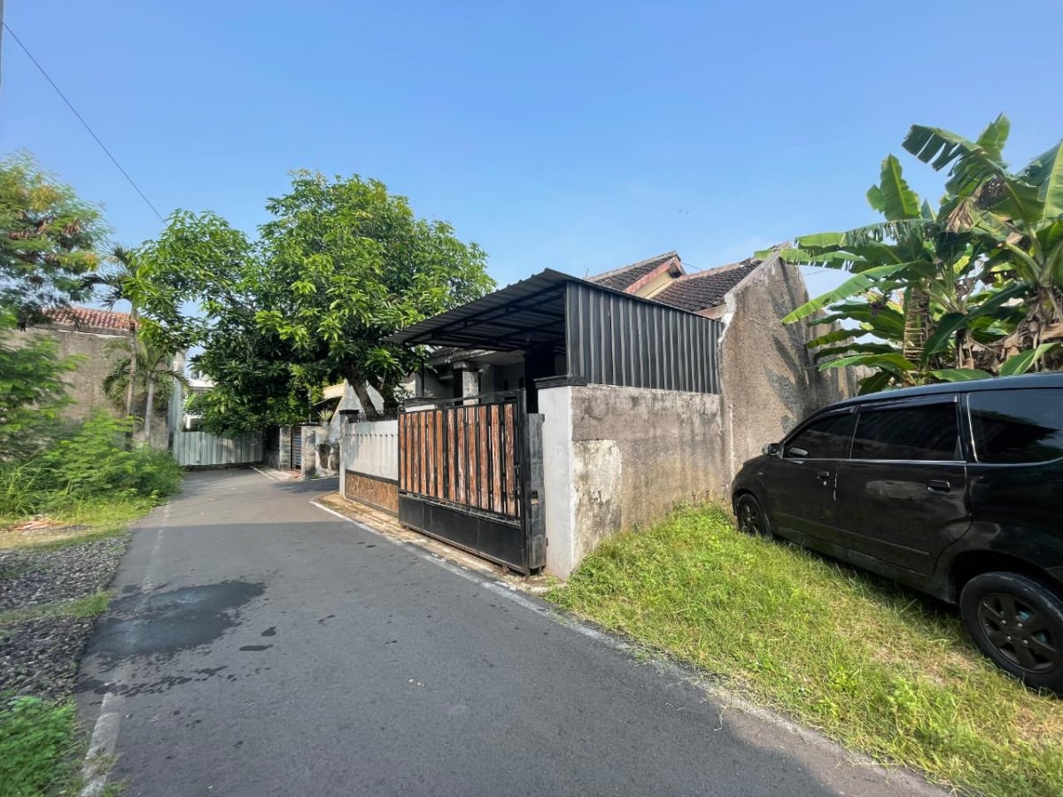 Rumah Nyaman dengan Harga Menarik di Sumber Banjarsari Surakarta - Foto 9