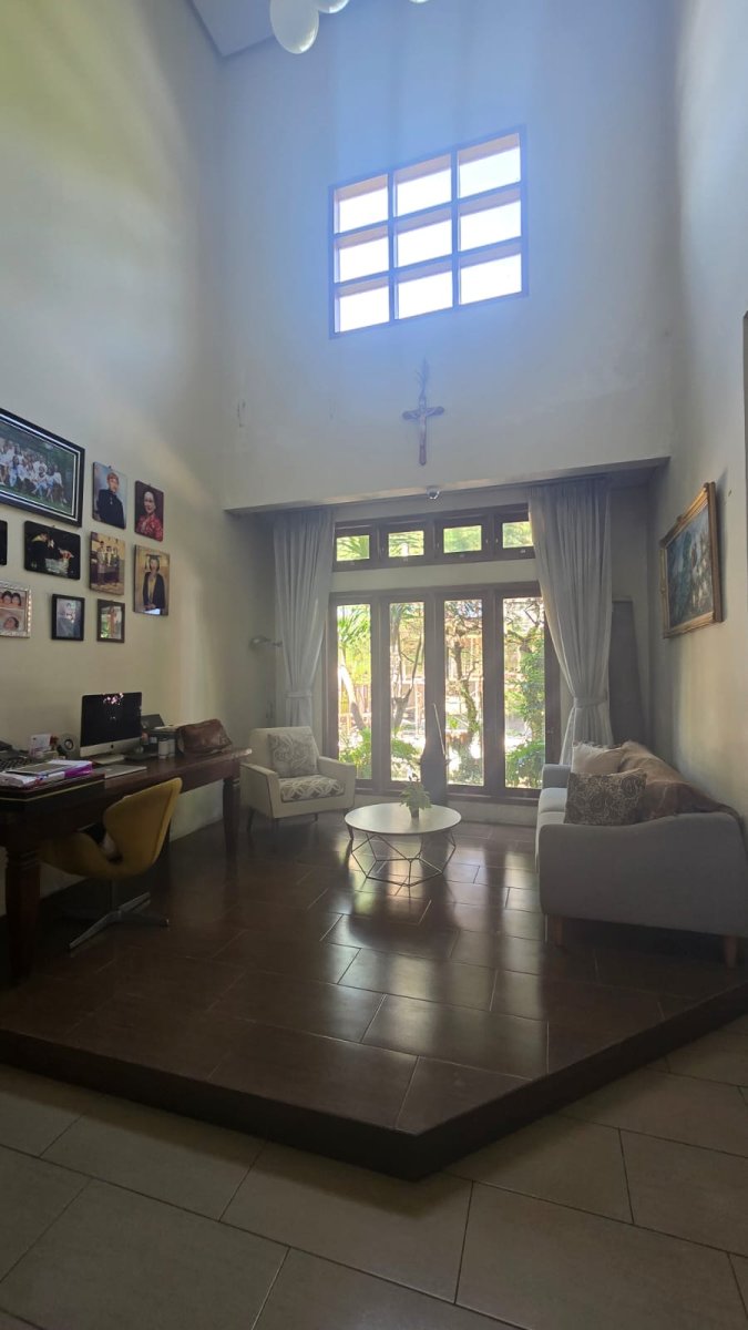 Rumah Mewah Siap Huni di Cluster Elite Gentan Solo - Foto 9