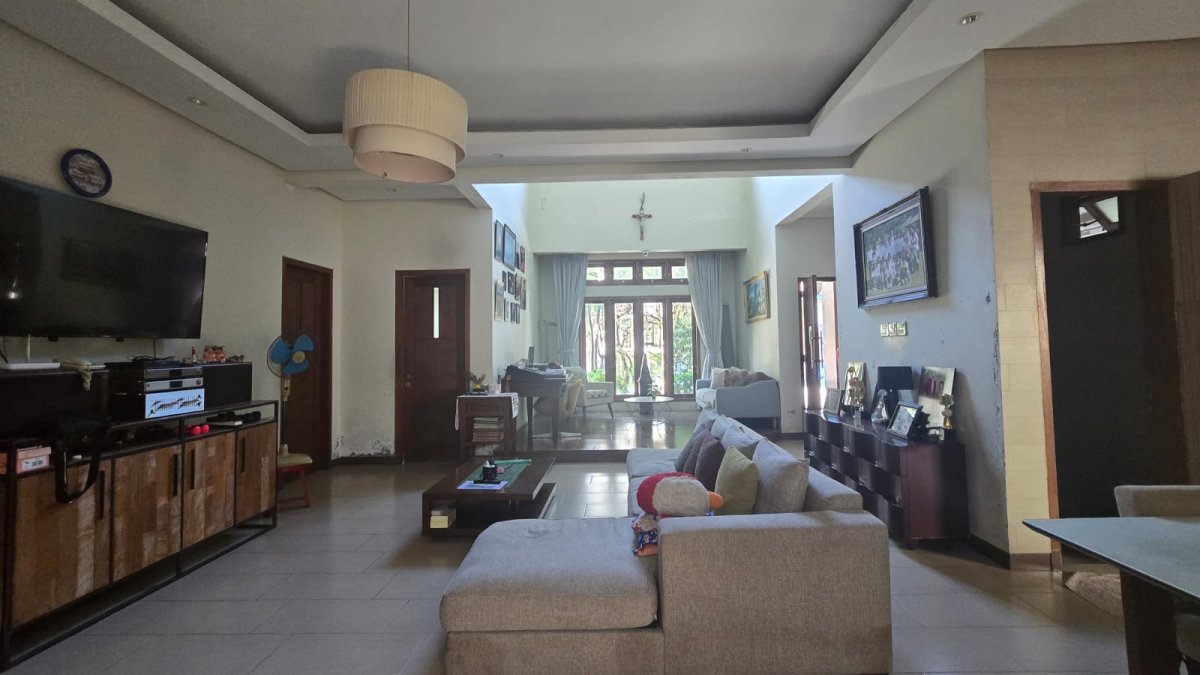 Rumah Mewah Siap Huni di Cluster Elite Gentan Solo - Foto 12