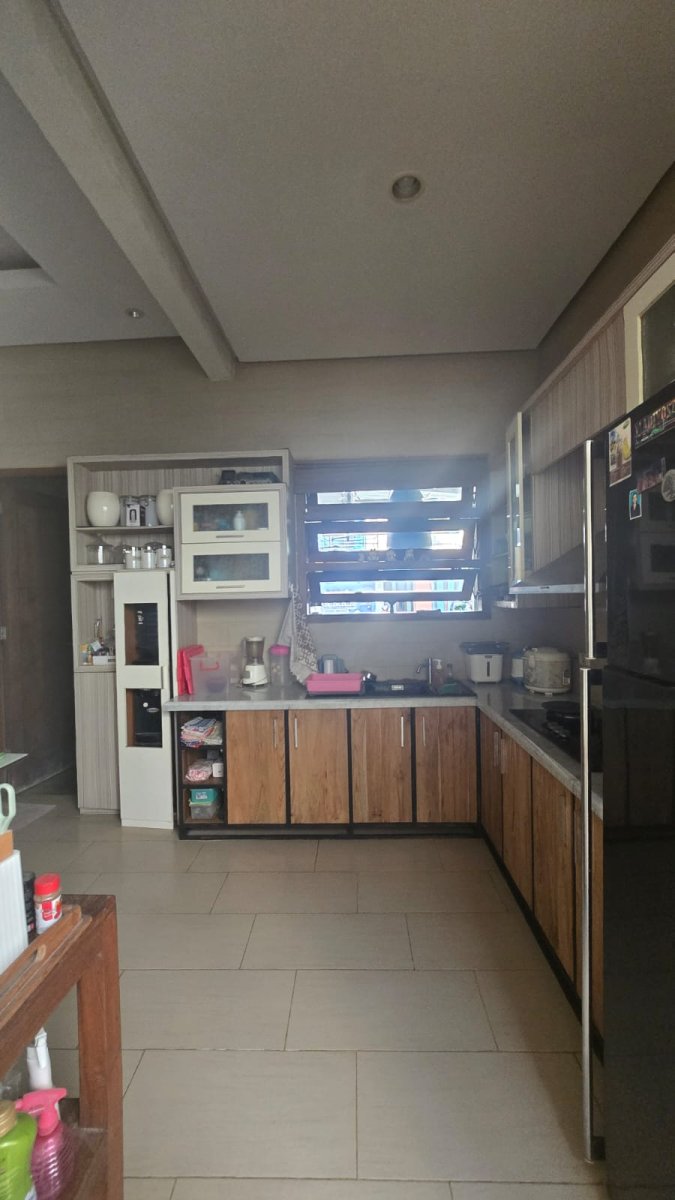 Rumah Mewah Siap Huni di Cluster Elite Gentan Solo - Foto 15