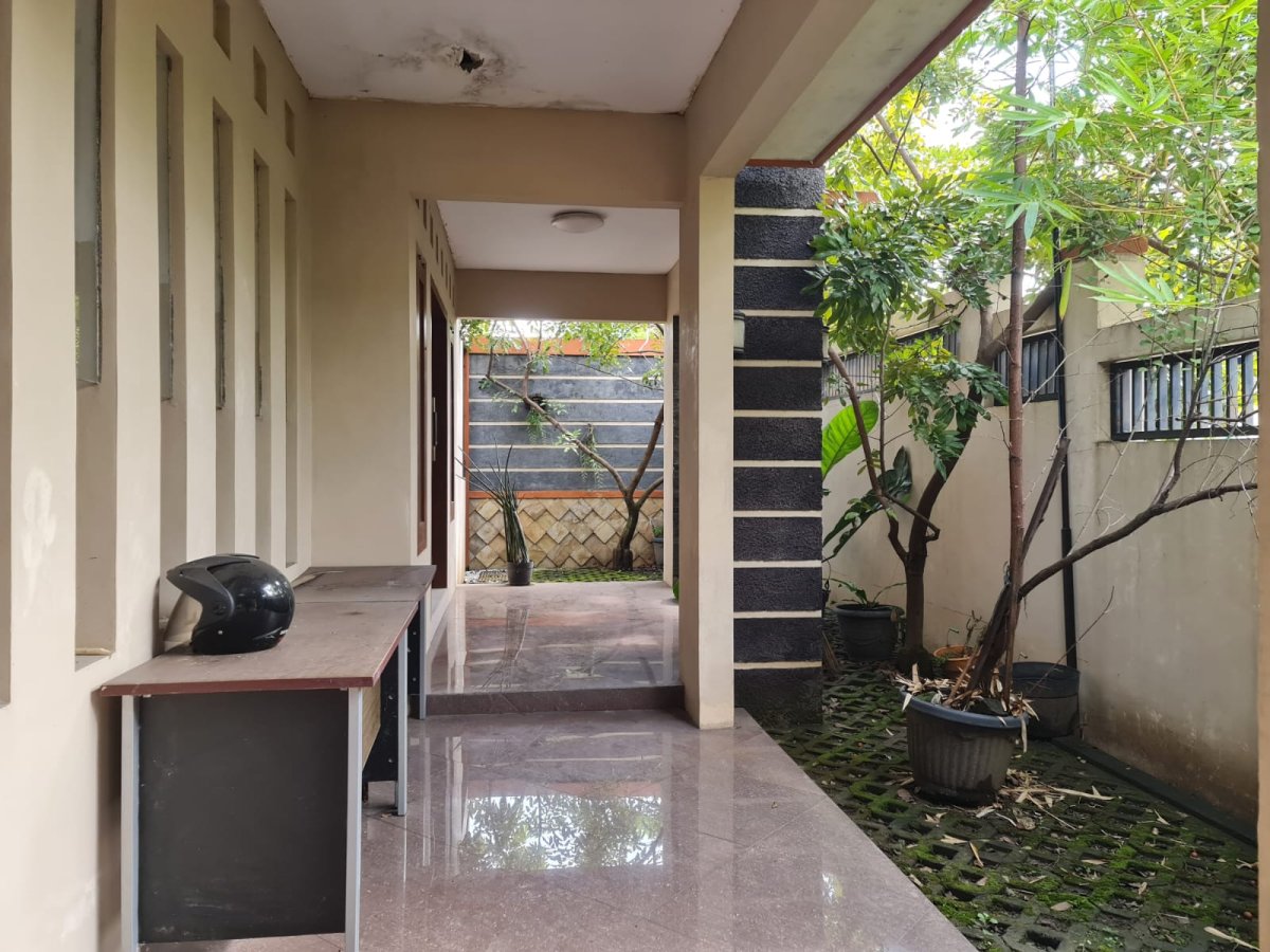 Rumah Bagus Siap Pakai di Banyuanyar Banjarsari Solo - Foto 7