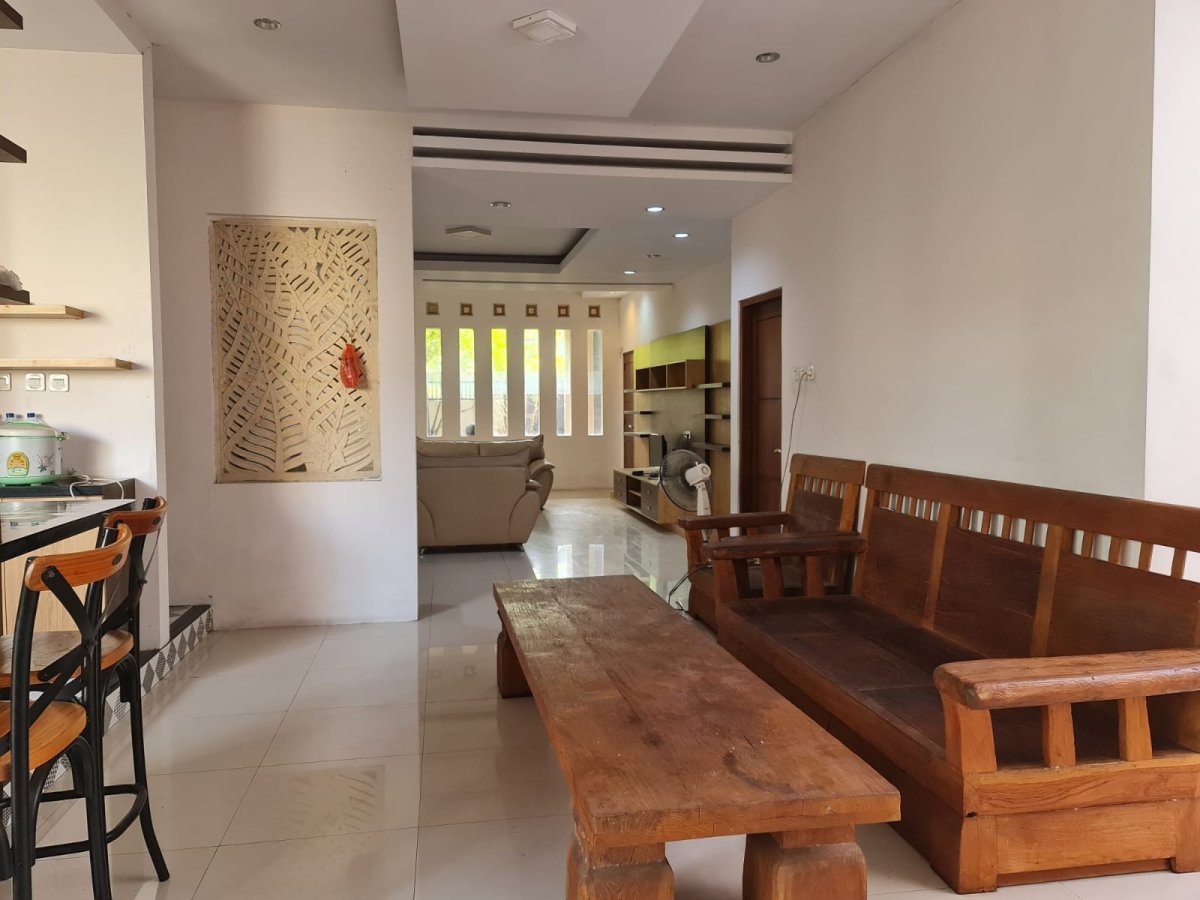 Rumah Bagus Siap Pakai di Banyuanyar Banjarsari Solo - Foto 8