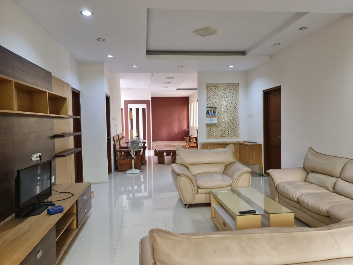 Rumah Bagus Siap Pakai di Banyuanyar Banjarsari Solo - Foto 6