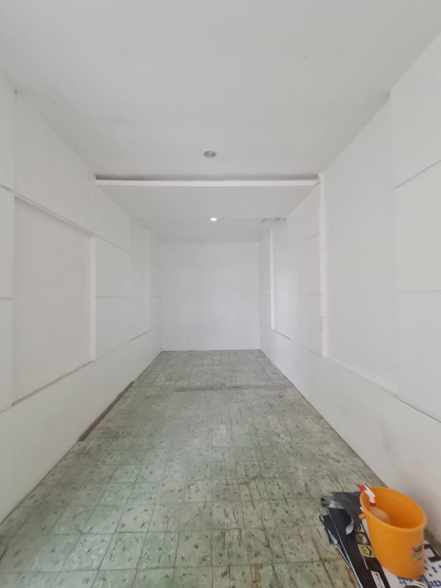 Rumah dan Ruang Usaha Strategis Di Jajar Laweyan Solo - Foto 3