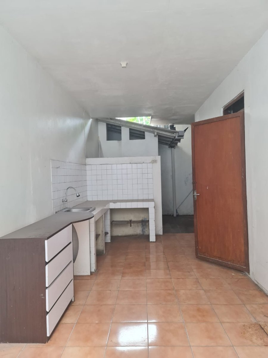 Rumah dan Ruang Usaha Strategis Di Jajar Laweyan Solo - Foto 14