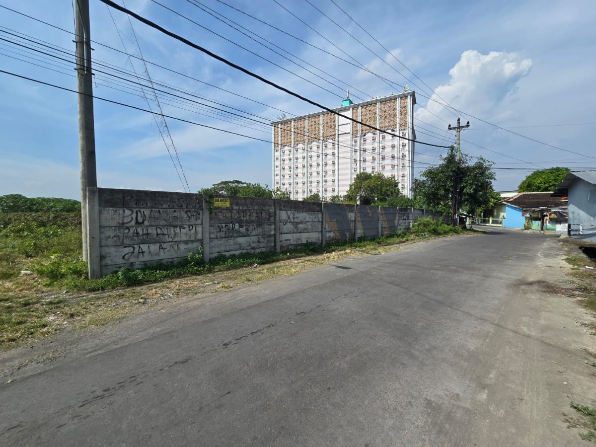 Tanah strategis dekat jalan adi sucipto colomadu solo - Foto 2