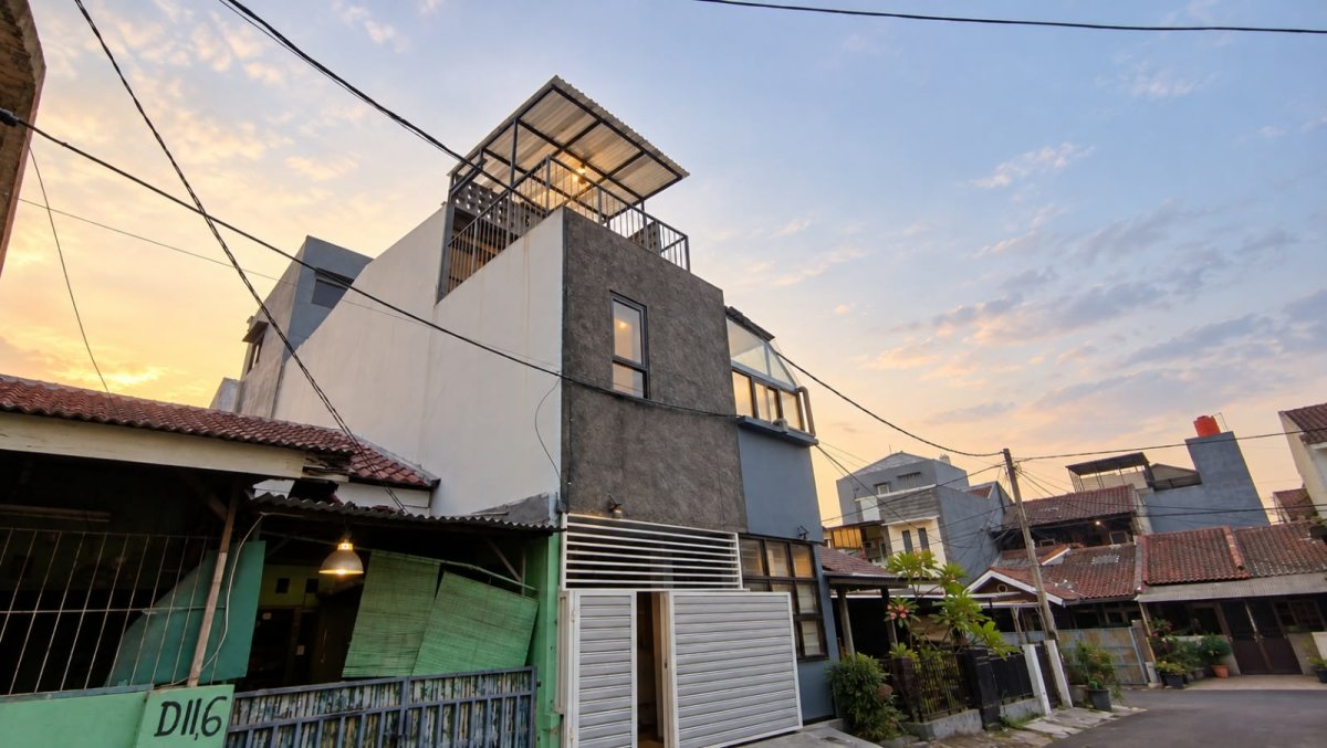 Dijual Rumah Untuk Kos 4 Kamar Siap Huni di dalam Cluster, Duta Bintaro - Properti | Harcourts