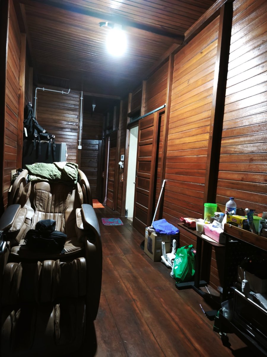 Rumah Kayu Asri di Tengah Kehijauan - Foto 7