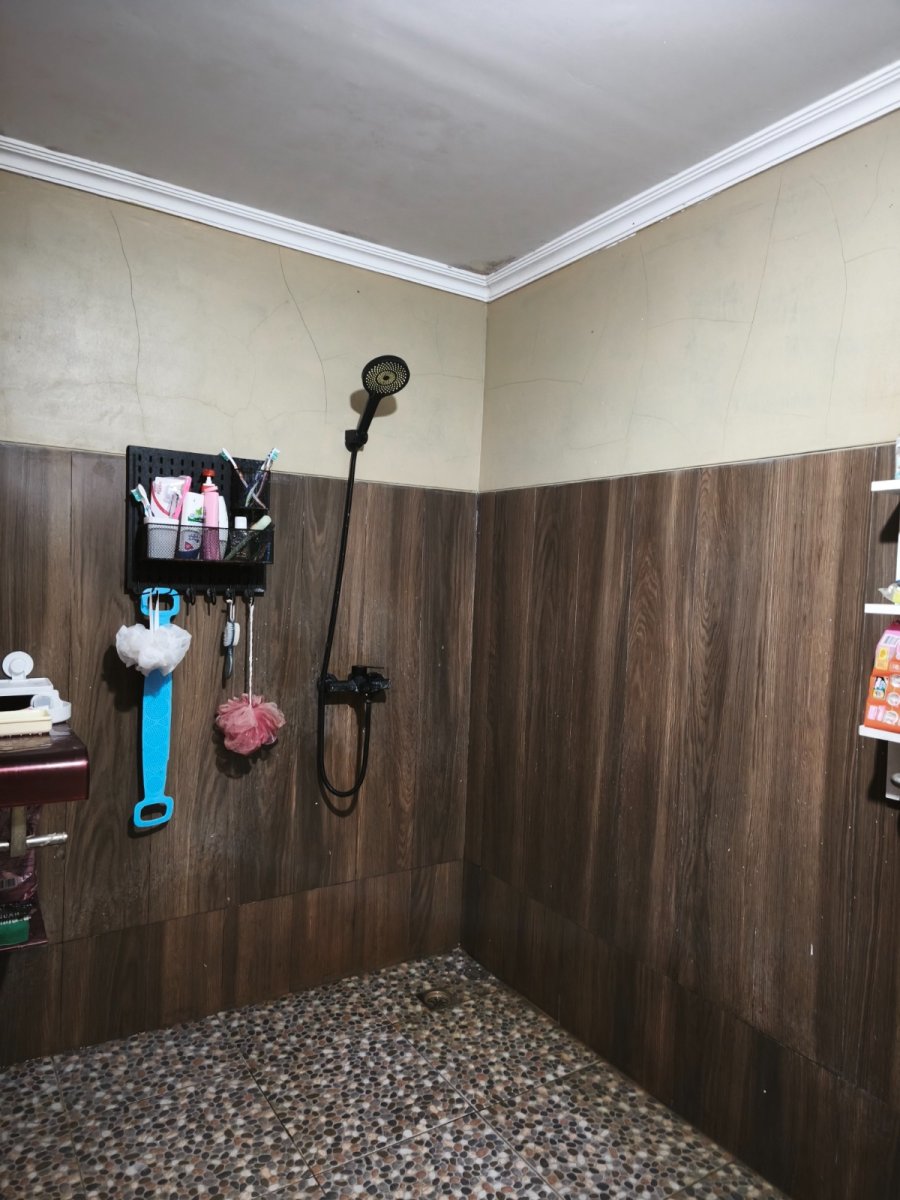 Rumah Kayu Asri di Tengah Kehijauan - Foto 4